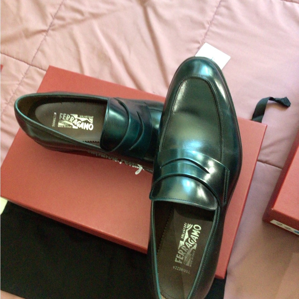 Ferragamo shoes - Picture 3 of 6